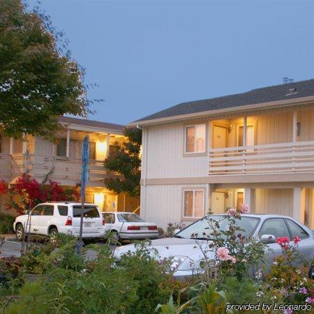 Monterey Fireside Lodge Екстер'єр фото