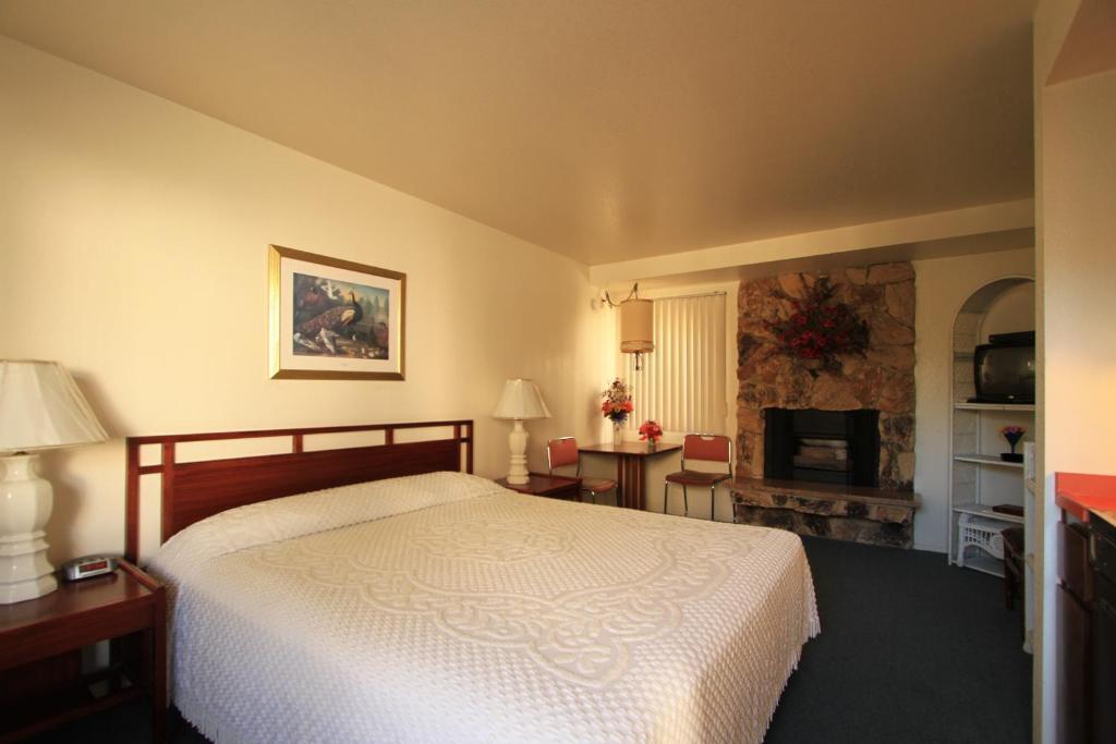Monterey Fireside Lodge Номер фото