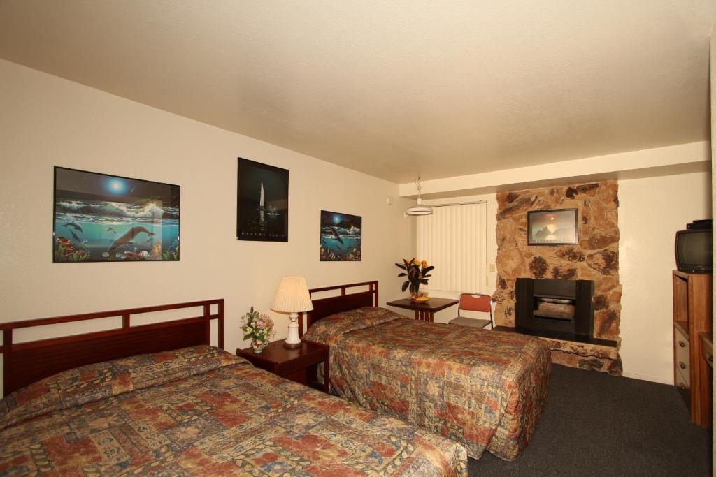 Monterey Fireside Lodge Номер фото
